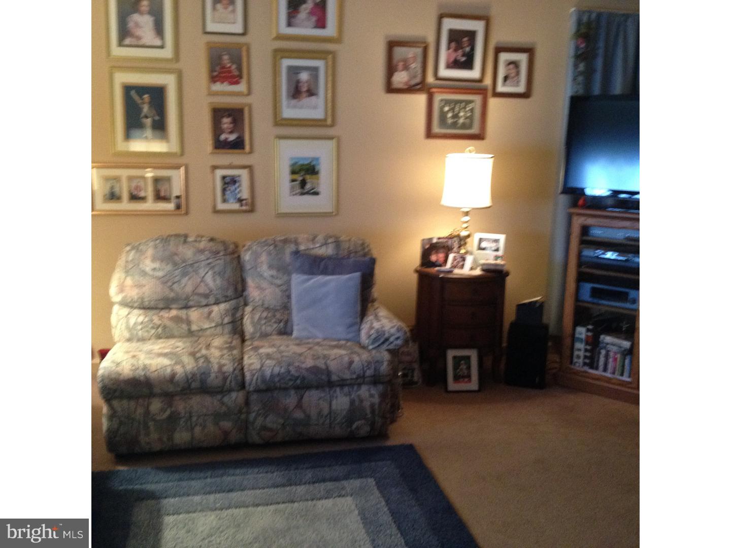 1842 Fox Chase Road Philadelphia, PA 19152 - Photo 5 of 16 Living Room