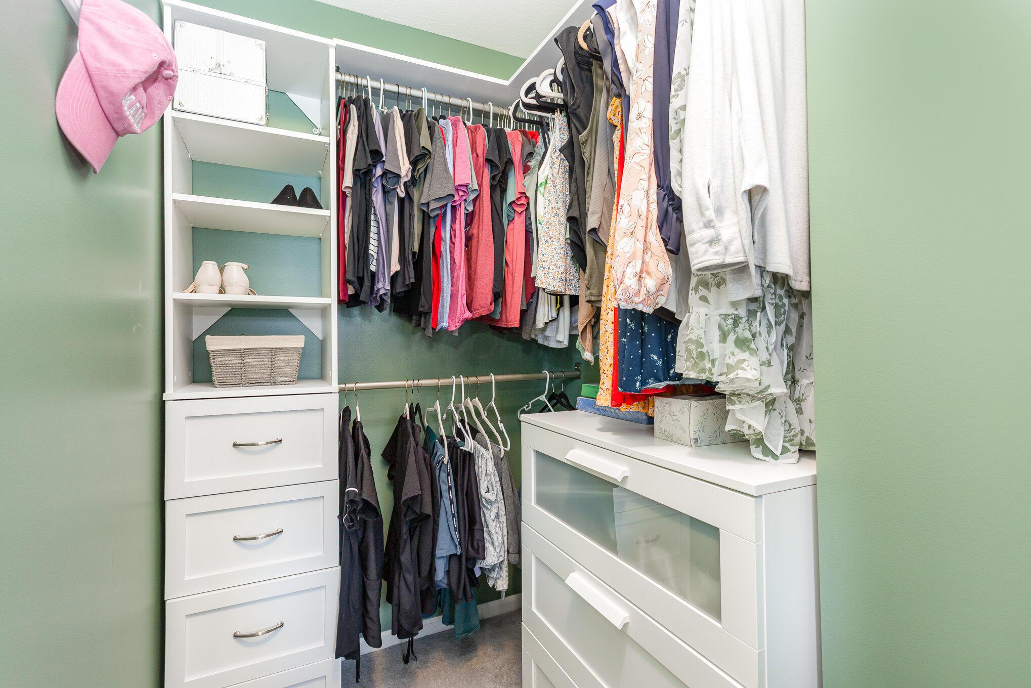 8382 Sawmill Road Powell, OH 43065 - Photo 16 of 37 Owners' Suite Walk-in Closet