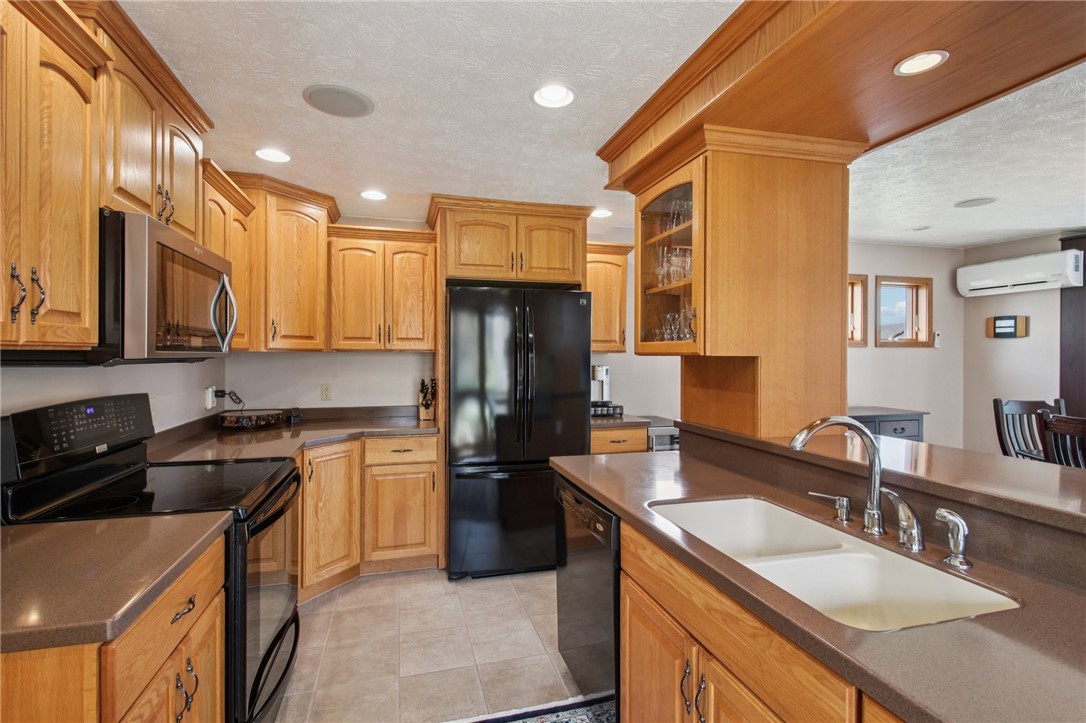 5949 Pickerel Point Canadice, NY 14471 - Photo 8 of 50 Kitchen