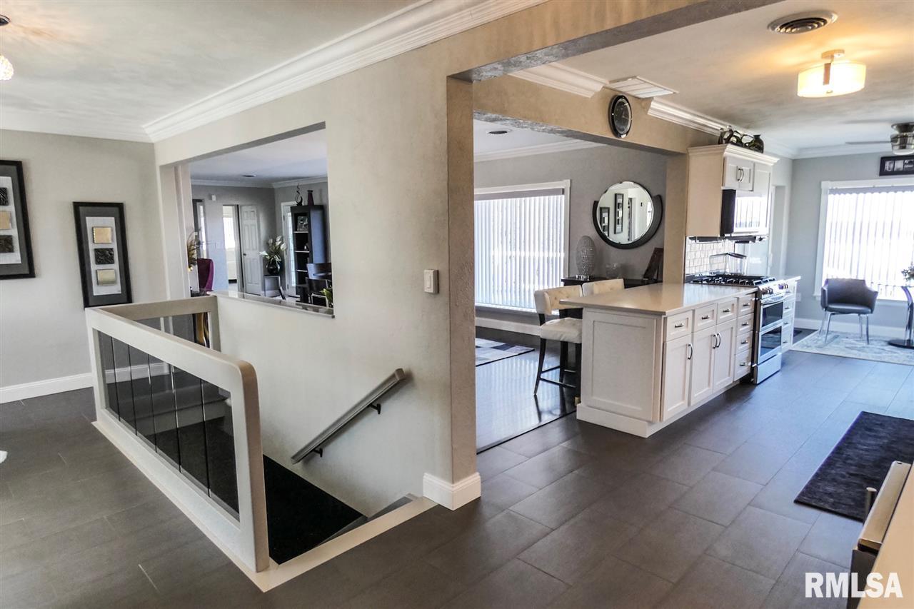 401 Highview Road East Peoria, IL 61611 - Photo 15 of 36 Gallery Image 15