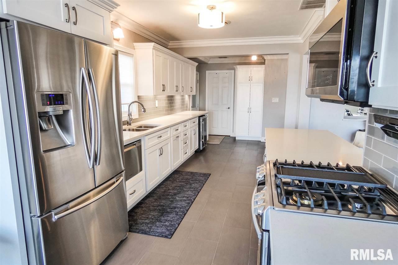 401 Highview Road East Peoria, IL 61611 - Photo 10 of 36 Gallery Image 10