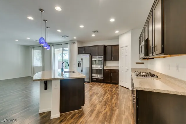 $2,350 | 8039 Kemblefield Avenue, Las Vegas, NV 89178