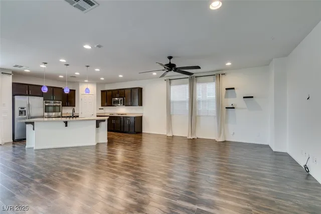 $2,350 | 8039 Kemblefield Avenue, Las Vegas, NV 89178