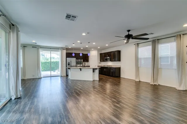 $2,350 | 8039 Kemblefield Avenue, Las Vegas, NV 89178