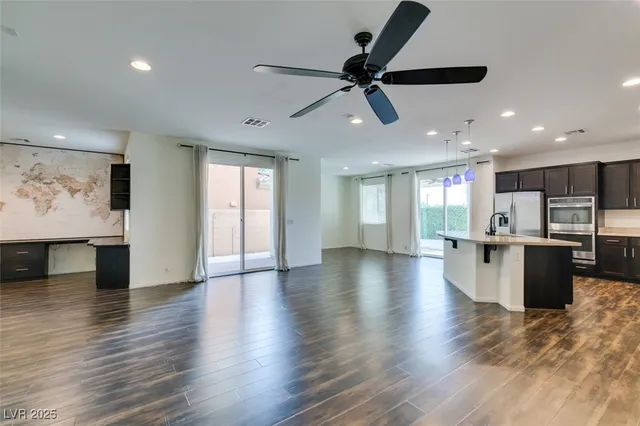 $2,350 | 8039 Kemblefield Avenue, Las Vegas, NV 89178