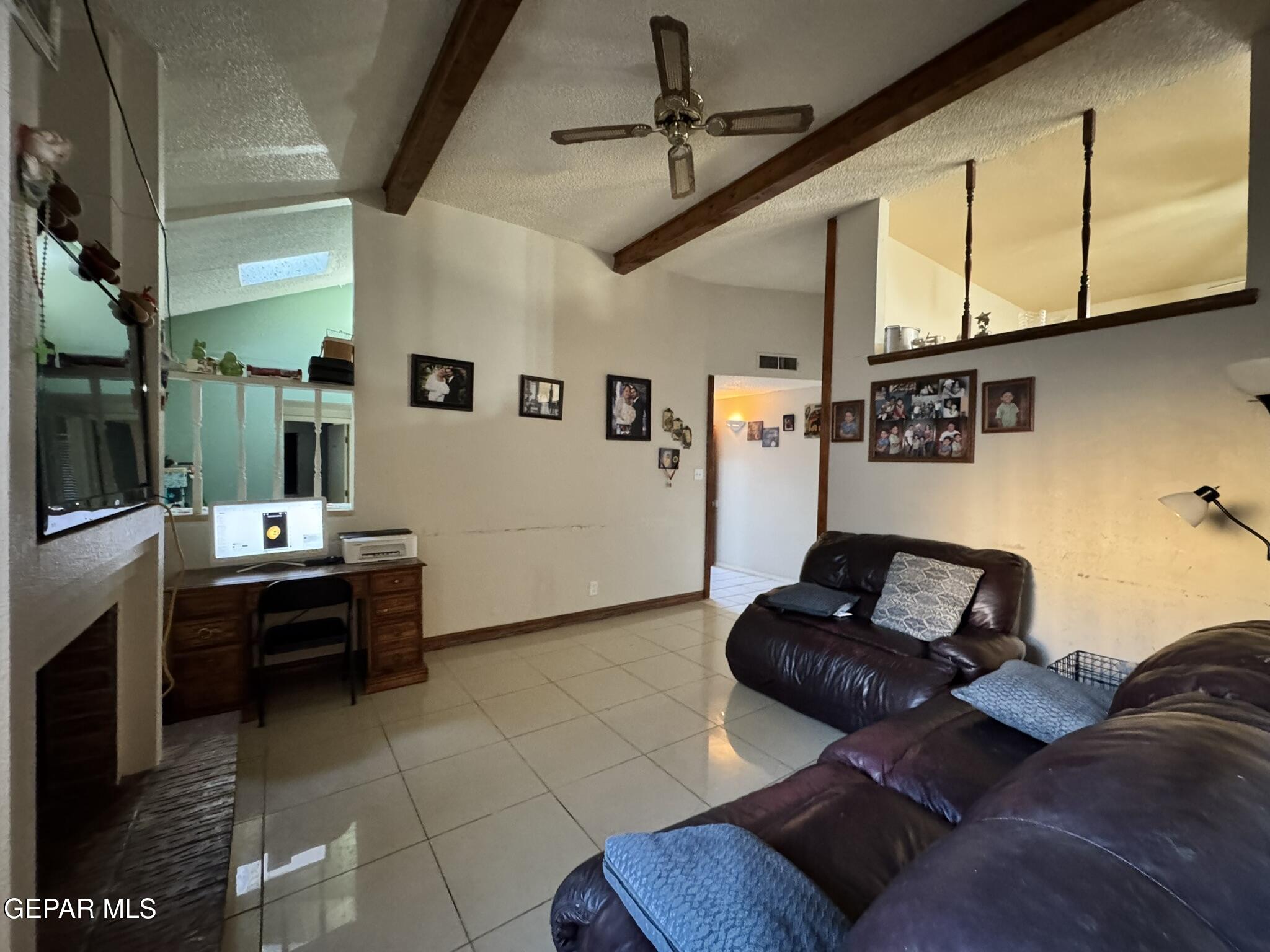1623 Brian Ray Circle El Paso, TX 79936 - Photo 23 of 37 a living room with furniture