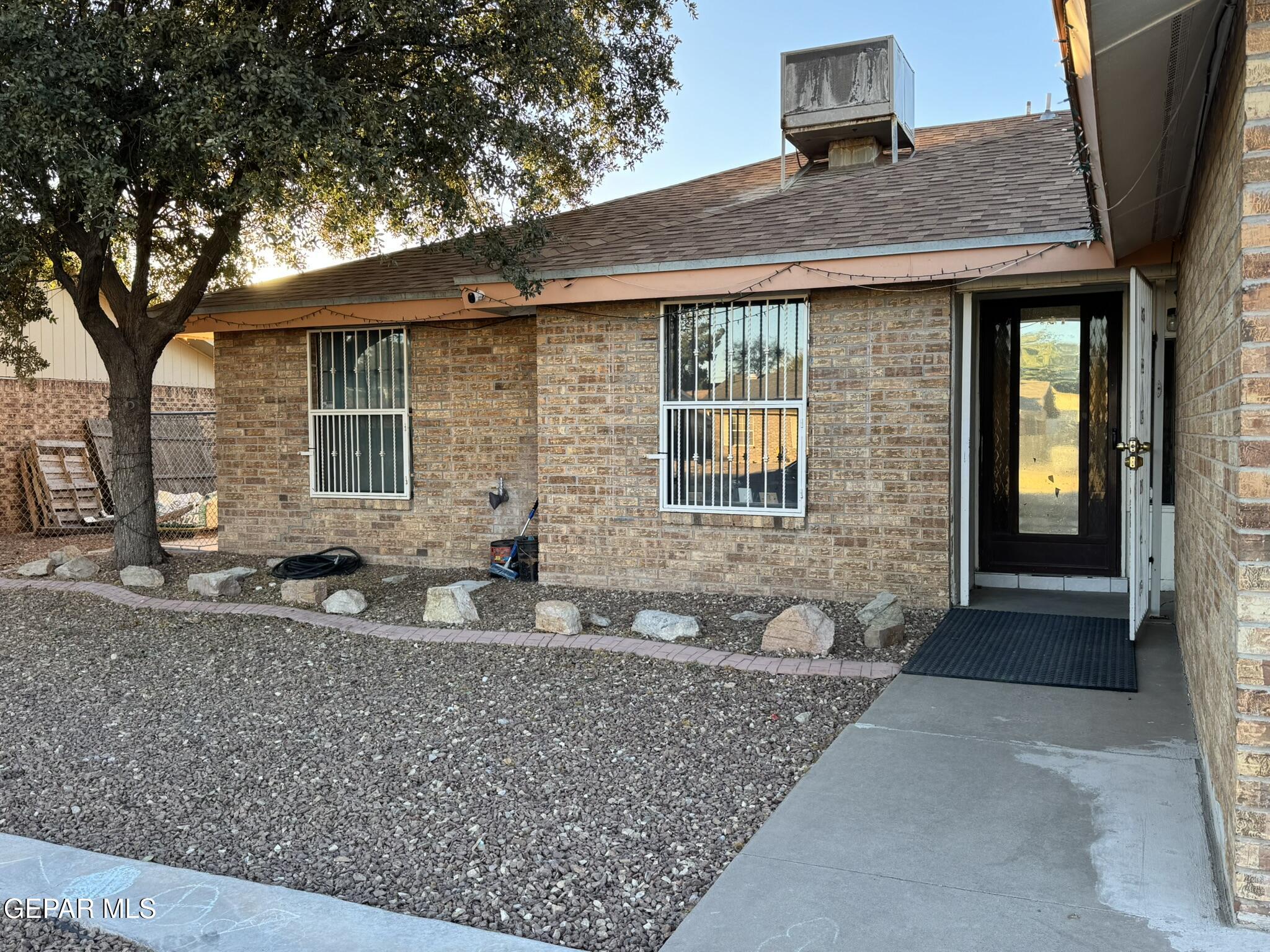 1623 Brian Ray Circle El Paso, TX 79936 - Photo 4 of 37 a front view of house with chairs