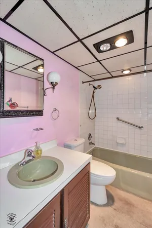 $130,000 | 1050 North Farnsworth Avenue, Unit 301, Aurora, IL 60505