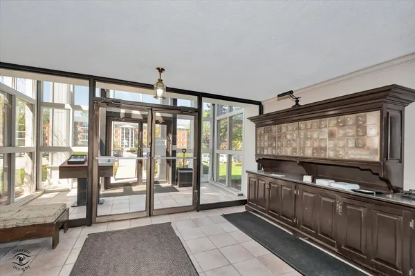 $130,000 | 1050 North Farnsworth Avenue, Unit 301, Aurora, IL 60505