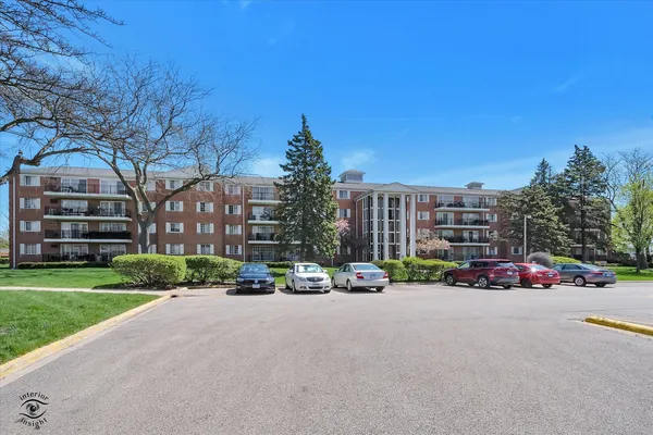 $130,000 | 1050 North Farnsworth Avenue, Unit 301, Aurora, IL 60505