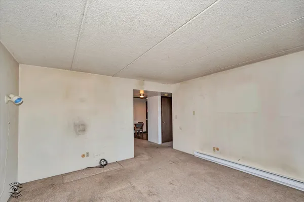 $130,000 | 1050 North Farnsworth Avenue, Unit 301, Aurora, IL 60505
