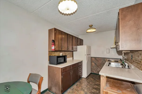$130,000 | 1050 North Farnsworth Avenue, Unit 301, Aurora, IL 60505