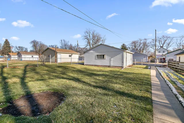 $215,000 | 372 South Center Avenue, Bradley, IL 60915