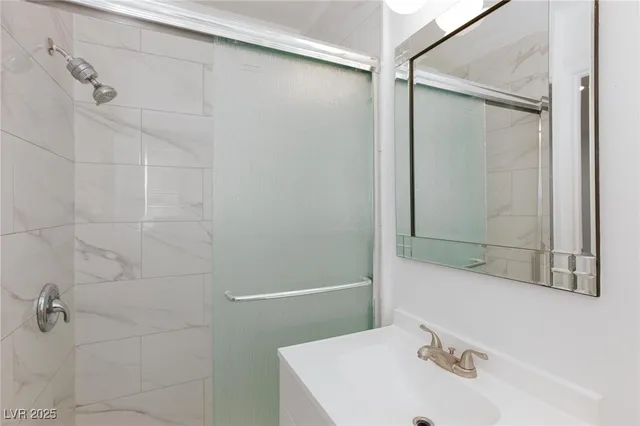 $2,000 | 1513 Bryn Mawr Avenue, Las Vegas, NV 89102