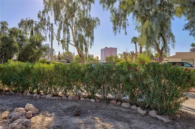 $2,000 | 1513 Bryn Mawr Avenue, Las Vegas, NV 89102