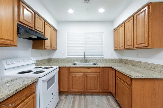 $2,000 | 1513 Bryn Mawr Avenue, Las Vegas, NV 89102