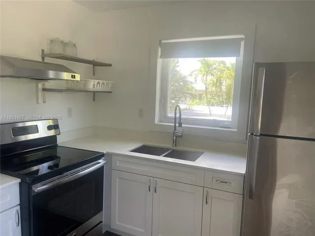 $1,900 | 8260 Byron Avenue, Unit 13, Miami Beach, FL 33141