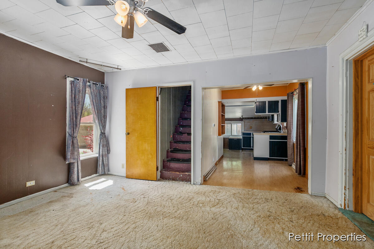 5163 Whites Bridge Road Belding, MI 48809 - Photo 5 of 23 IMG_1004