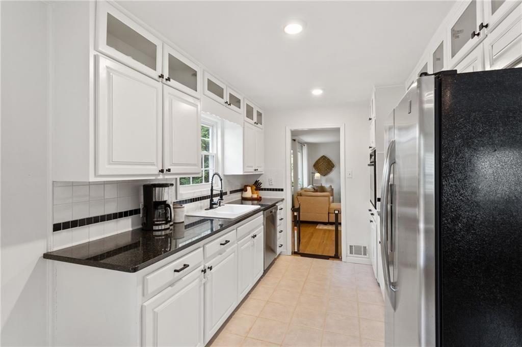 2624 Peeler Road Atlanta, GA 30360 - Photo 13 of 46