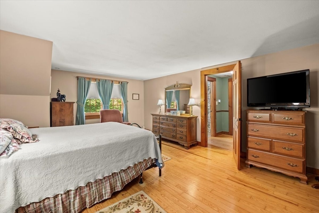 71 East Main Street Middleboro, MA 02346 - Photo 26 of 35
