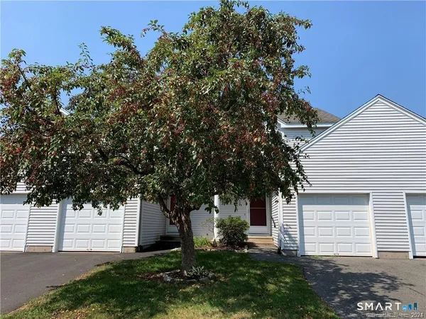 $2,350 | 3 Jamie Lane, Unit C, Manchester, CT 06042