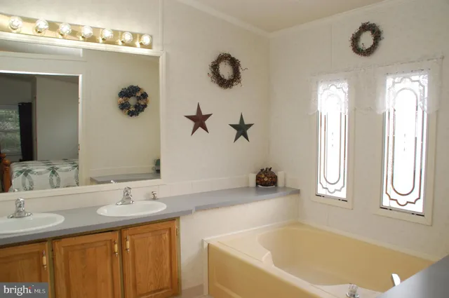 $180,000 | 412 Westbury Drive, Souderton, PA 18964