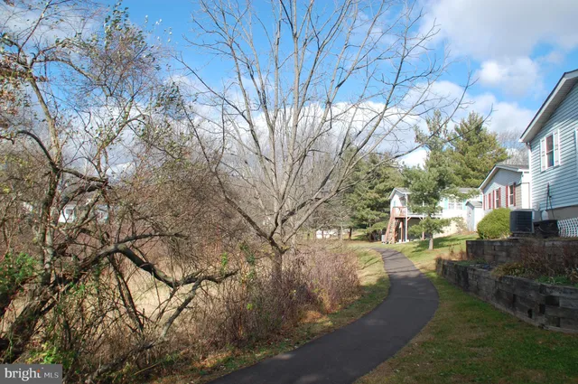 $180,000 | 412 Westbury Drive, Souderton, PA 18964