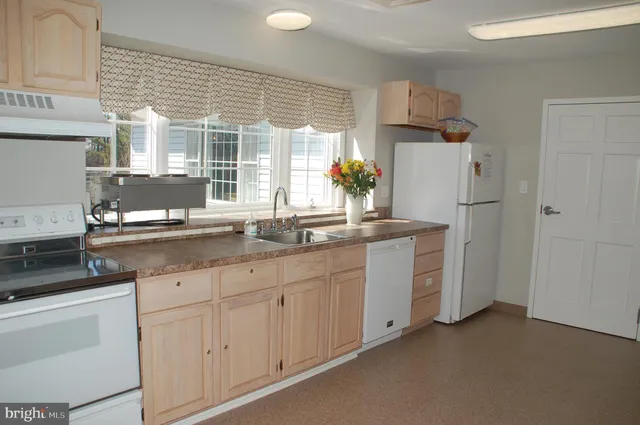 $180,000 | 412 Westbury Drive, Souderton, PA 18964