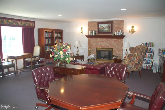 $180,000 | 412 Westbury Drive, Souderton, PA 18964