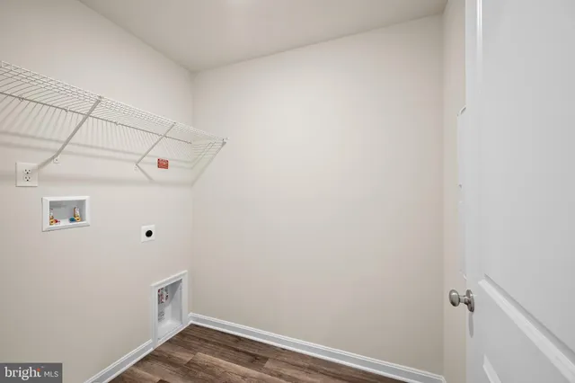 a view of utility room