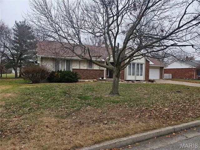 $240,000 | 2 Rainbow Circle, Montgomery City, MO 63361