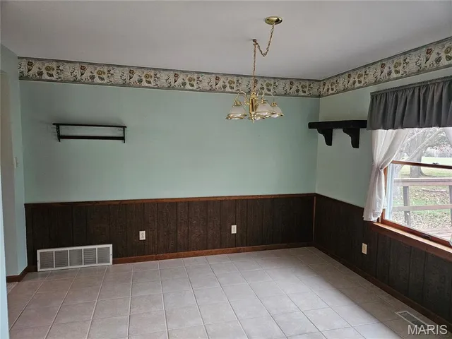 $240,000 | 2 Rainbow Circle, Montgomery City, MO 63361