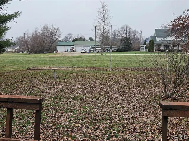 $240,000 | 2 Rainbow Circle, Montgomery City, MO 63361