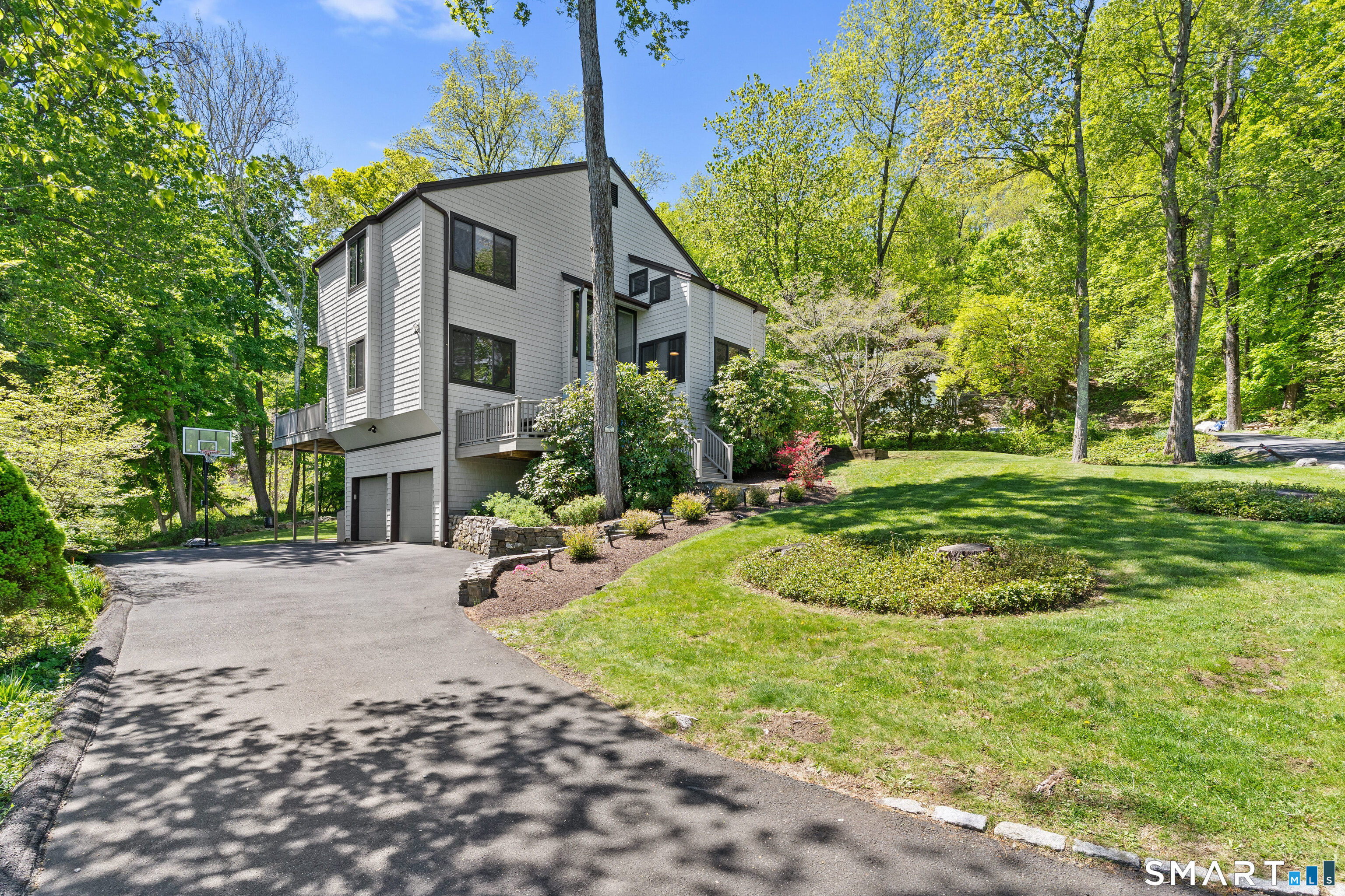 9 1st Lane Ridgefield, CT 06877 - Photo 3 of 40 NEW, NEW, NEW!!! - Brand new Roof, A/C System, & Furnace!