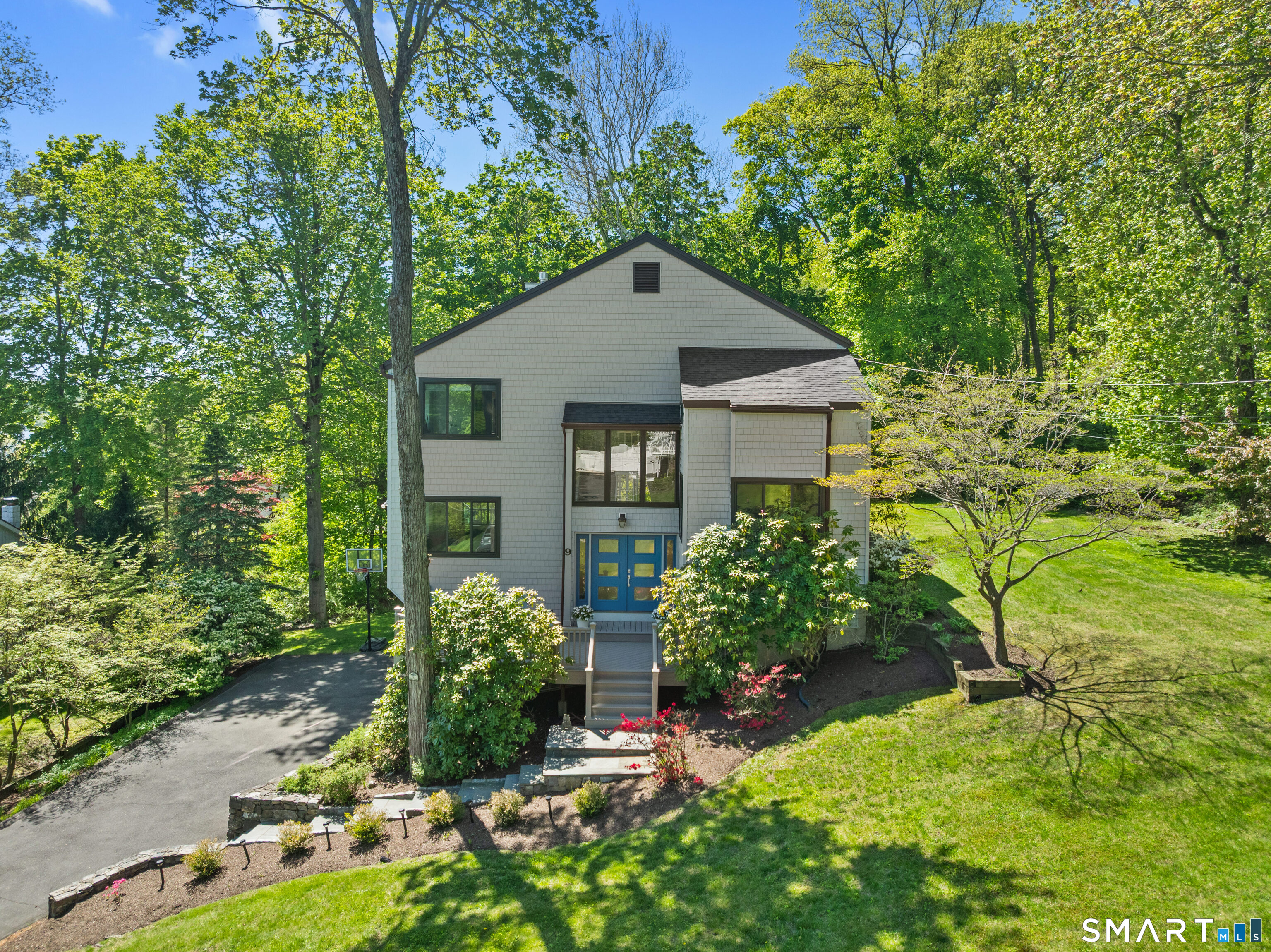 9 1st Lane Ridgefield, CT 06877 - Photo 4 of 40 Sited & designed to maximize form & function.