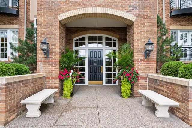 $899,900 | 5000 Halifax Avenue South, Unit 107, Edina, MN 55424