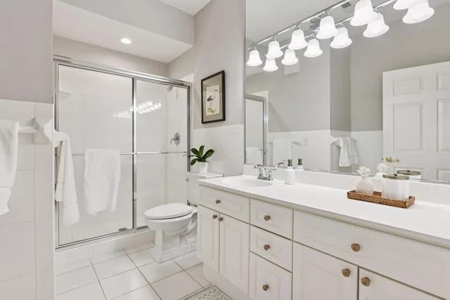 $899,900 | 5000 Halifax Avenue South, Unit 107, Edina, MN 55424