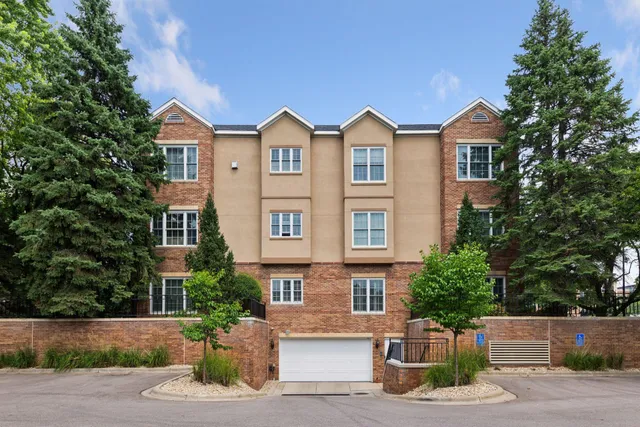$899,900 | 5000 Halifax Avenue South, Unit 107, Edina, MN 55424