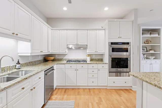 $899,900 | 5000 Halifax Avenue South, Unit 107, Edina, MN 55424