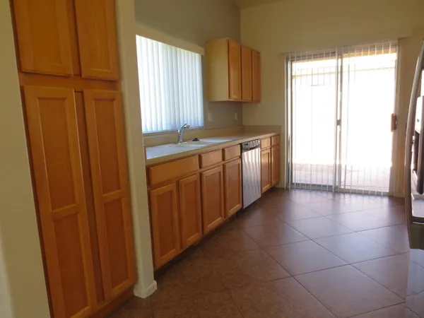 $1,995 | 2016 East Bluefield Avenue, Phoenix, AZ 85022