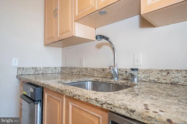 $179,900 | 191 Presidential Boulevard, Unit R822, Bala Cynwyd, PA 19004