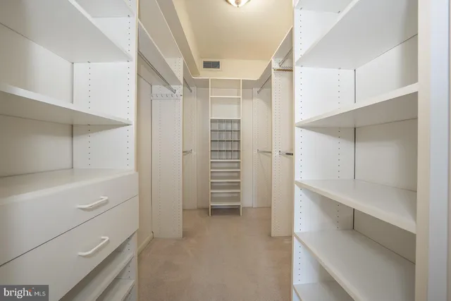 $179,900 | 191 Presidential Boulevard, Unit R822, Bala Cynwyd, PA 19004