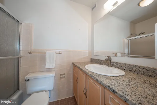 $179,900 | 191 Presidential Boulevard, Unit R822, Bala Cynwyd, PA 19004