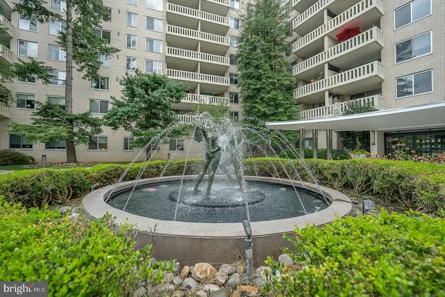 $179,900 | 191 Presidential Boulevard, Unit R822, Bala Cynwyd, PA 19004
