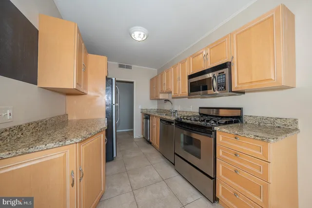 $179,900 | 191 Presidential Boulevard, Unit R822, Bala Cynwyd, PA 19004