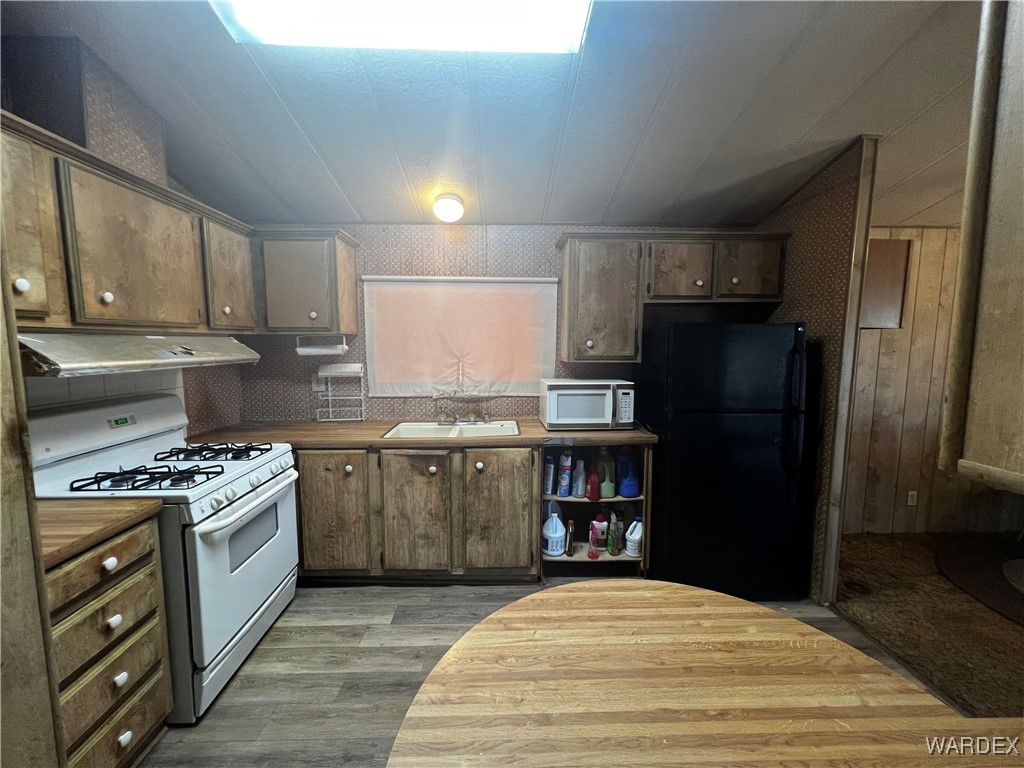 3694 Colorado Road Golden Valley, AZ 86413 - Photo 19 of 38 Kitchen