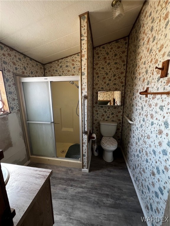 3694 Colorado Road Golden Valley, AZ 86413 - Photo 26 of 38 Bathroom