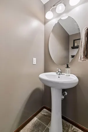 $290,000 | 593 Stonewood Way, Burnsville, MN 55306