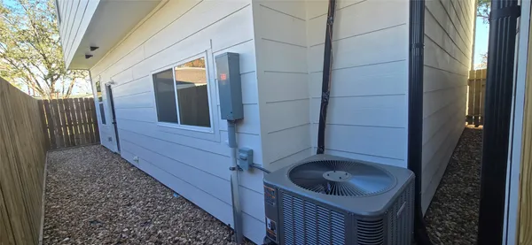 $2,450 | 4922 Hoover Street, Unit C, Houston, TX 77092