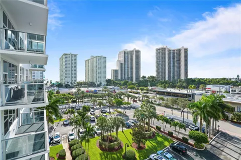 $199,000 | 3333 Northeast 34th Street, Unit 711, Fort Lauderdale, FL 33308